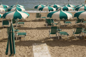 TERRACINA SEA FRONT FANTASTIC APARTMENT WITH ONE CAR PRIVATE OPEN PARKING